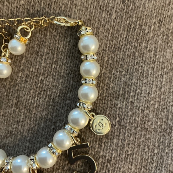 Chanel Logo & Pearl Bracelet - Gold Plated NEW - Picture 4 of 4